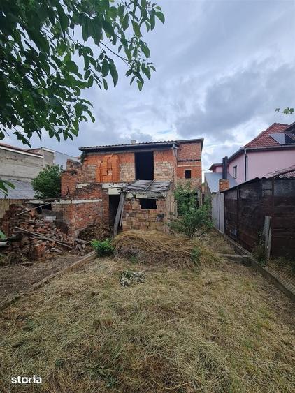 Casă cu 4 camere cu Teren 284 Mp în Iorga