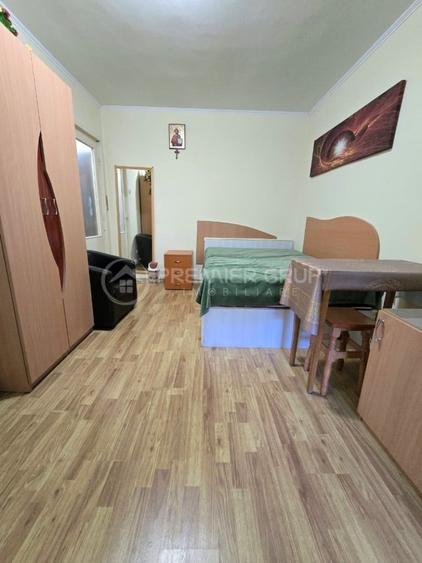 Garsonieră decomandată în Podu Roș
