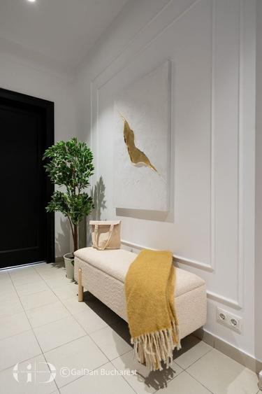 Apartament cu 5 camere în P-ța Universității