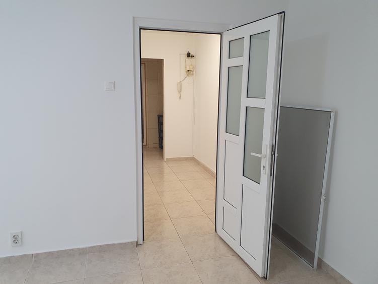 Apartament cu 2 camere decomandat în Drumul Taberei