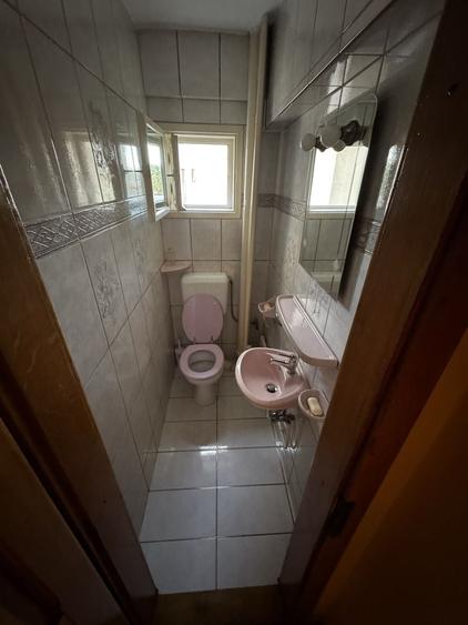 Apartament cu 3 camere decomandat în Exterior Vest