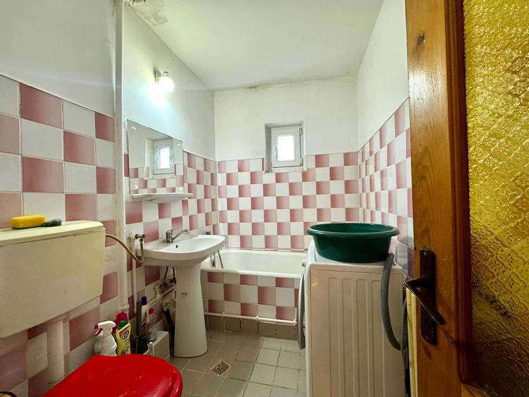 Apartament 2 camere de vanzare / Aleea Revolutiei - Roman - 8