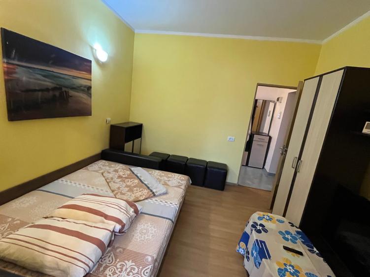 Daci, str Hasdeu, garsoniera decomandata, gaze. - 2