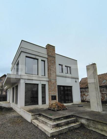 Casa individuala semifinisata 190 mp, teren 382 mp, proximit - 3