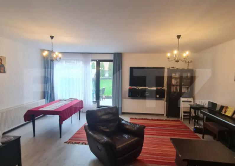 Casa cu 4 camere, instalatie fotovoltaica, acces restriction - 8