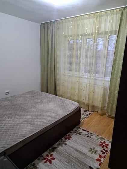 2 camere pe B-dul Revolutiei etaj 1 - 4