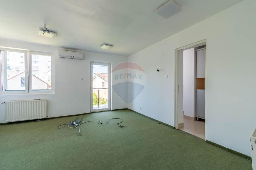 Casa cu 12 camere de inchiriat, Str. Traian - 10