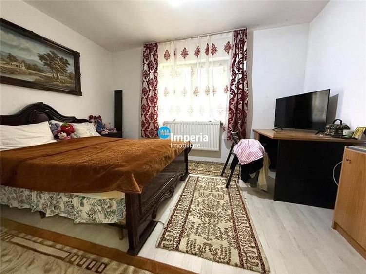 Casa 8 camere, 3 bai, canalizare, 300 teren Tineretului  Lunca Cetatuii - 2