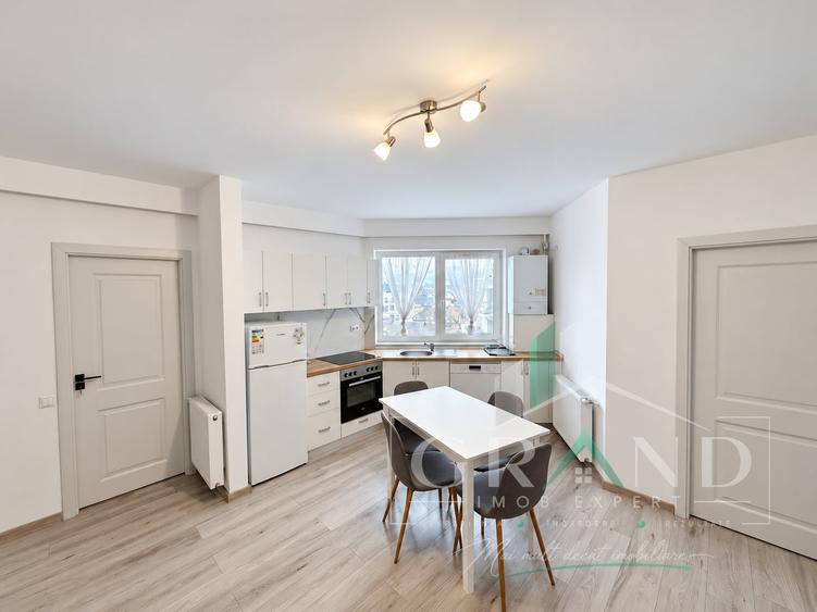 Apartament cu 3 camere semidecomandat, mobilat în Iris