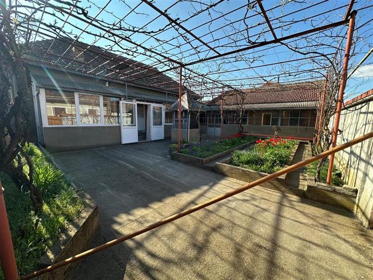 BOCSA Romana, Casa Cocheta cu Gradina - 3