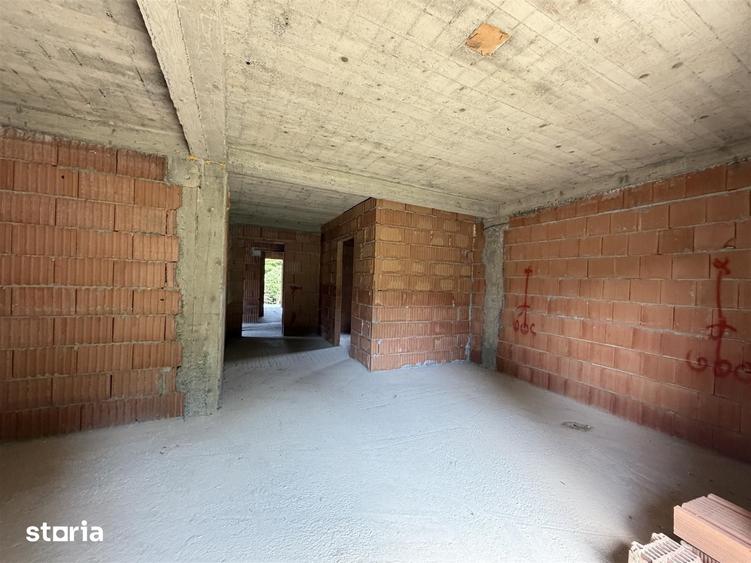 Casă cu 4 camere cu Teren 845 Mp în Central