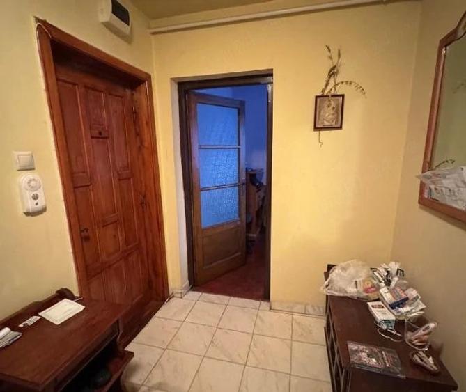 Apartament cu 3 camere semidecomandat în Ultracentral