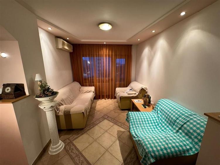 Apartament 3 camere, etaj 5, zona ultracentrala - mobilat - utilat - 1