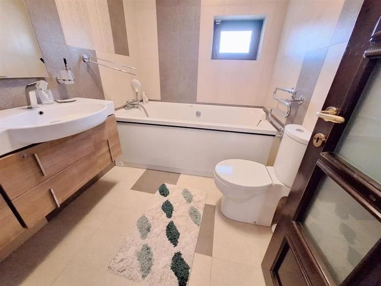 Vila eleganta ultracentrala  str. George Bacovia, Bacau - 46