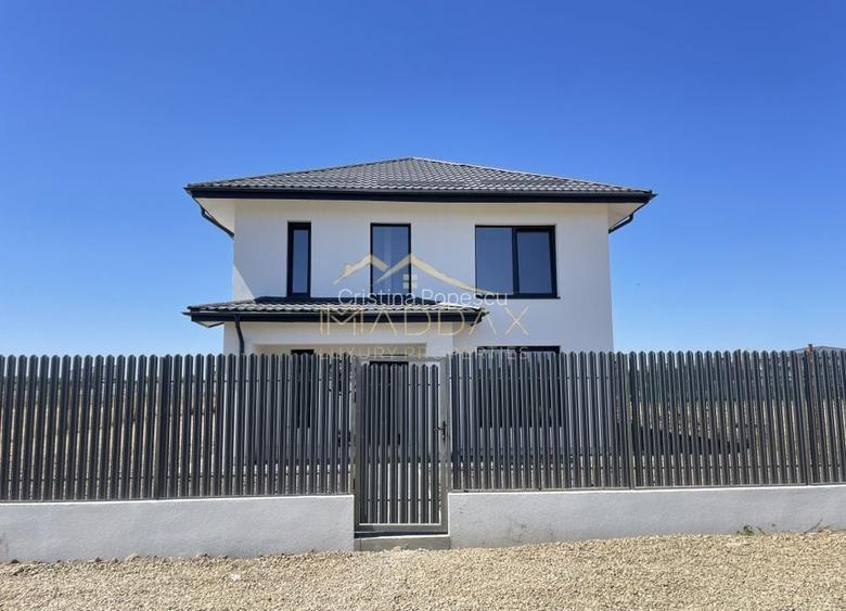 Vila exclusivista**P+1**5 Camere**Teren 704 mp***Langa Padure//Balotesti Vila exclusivista**P+1**5 Camere**Teren 704 mp***Langa Padure//Balotesti