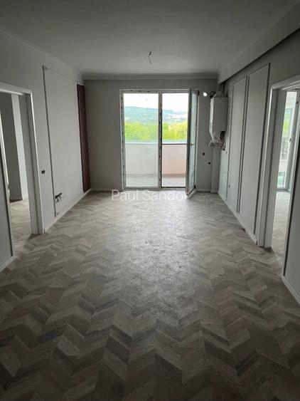 Apartament 3 camere, et intermediar, finisat, cartier Intre Lacuri