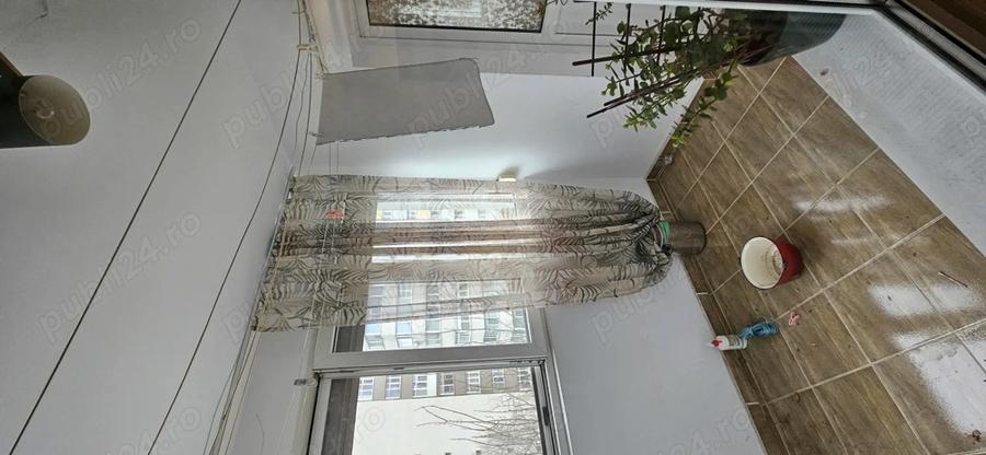 Ap 4 cam modificat in 3, Bl Basarabia, Stadionul Grand Arena, etaj 7 8 bloc 1982 - 4