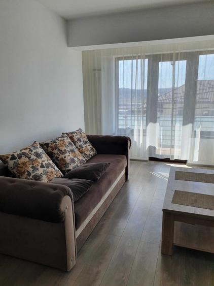 Apartament cu 3 camere semidecomandat în Valea Lupului