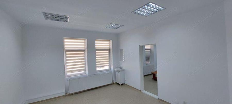 Caransebes - Sp. Birouri cu 7 camere - S:180mp - 1