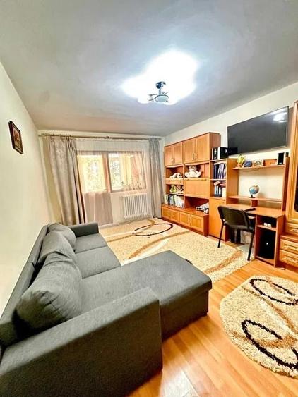 Apartament cu 2 camere decomandat, etajul 2/4, zona Dacia - 1