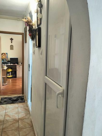 Apartament cu 2 camere decomandat în CET