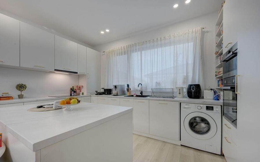 Vila parter mobilata si utilata Tunari - 12