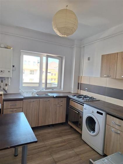 Apartament 2 camere, zona Tractorul - 4