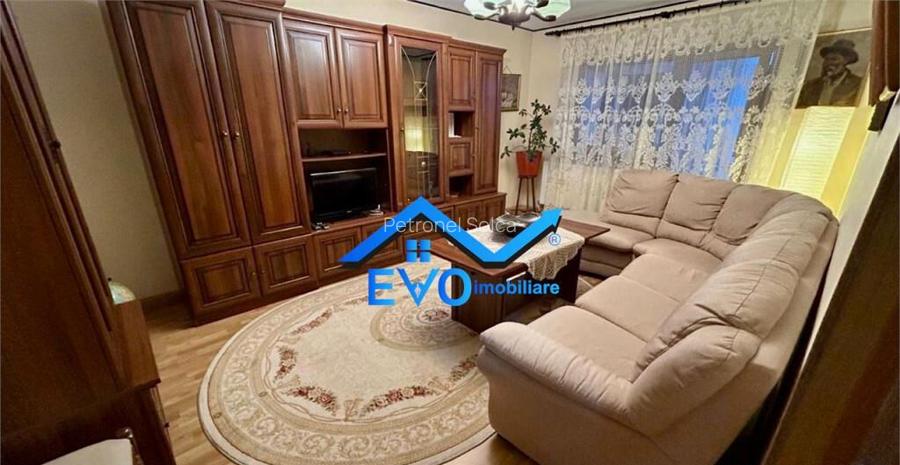 Apartament cu 3 camere, 2 bai, decomandat, zona Bd. Independ Apartament cu 3 camere, 2 bai, decomandat, zona Bd. Independ