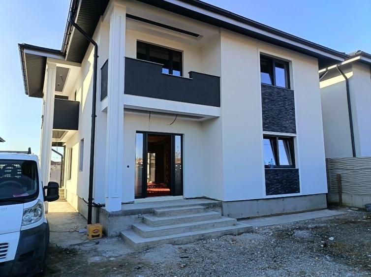 Casă cu 4 camere în Central
