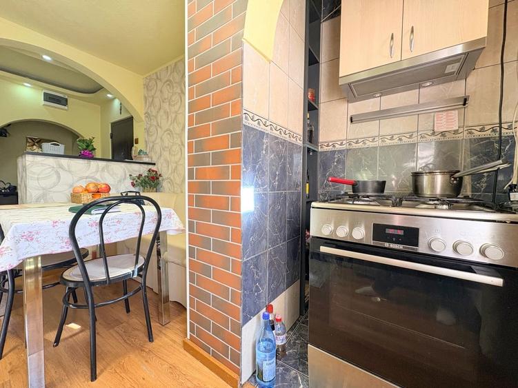 4 camere, etajul 2, bloc anvelopat, zona Soarelui - 11