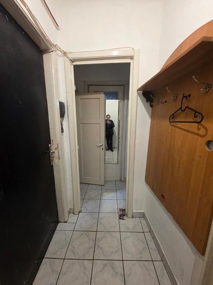 Corneliu Coposu, 10 minute metrou Unirii, chiar la biserica Sfantul Mina - 13