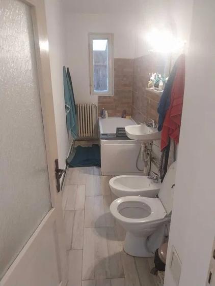 Apartament cu 2 camere semidecomandat, mobilat în Podul de Fier