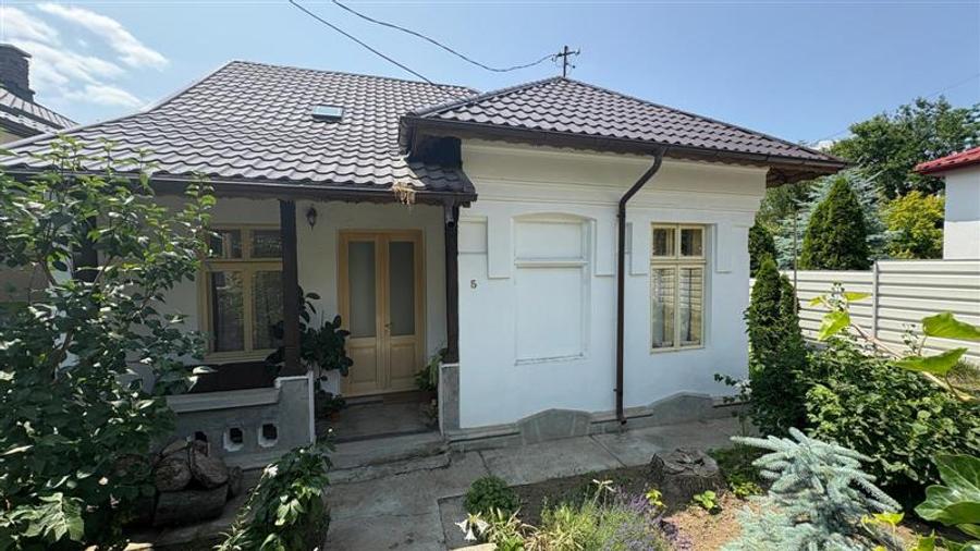 Vila  de vanzare  Copou, - 1