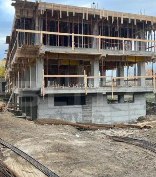 Apartament 3 camere, ansamblu nou, Radauti