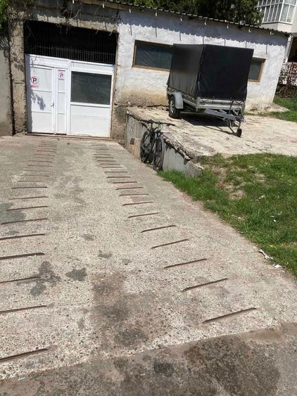 vanzare imobil in Husi langa politie si laboratorul de analize medicale Biolog-Test, suprafata utila 200 mp si teren cu acces prin parc si prin spate - 6