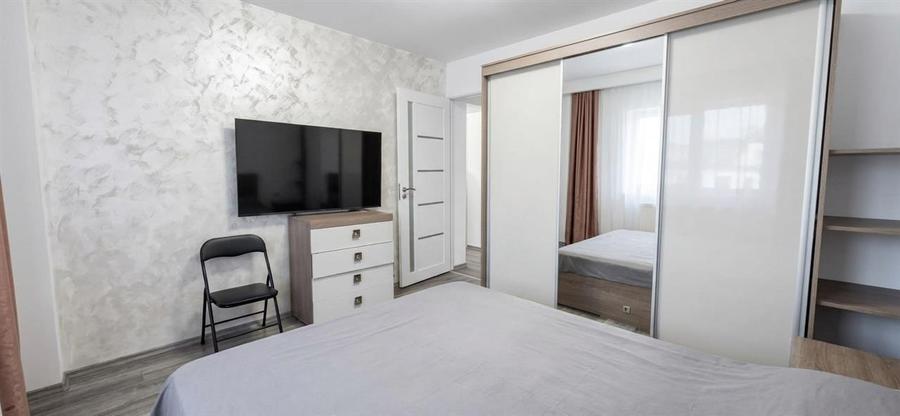 Apartament cu 3 camere decomandat în Iosia