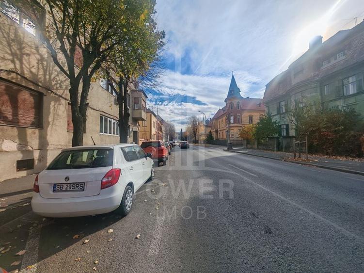 De închiriat apartament 3 camere  etajul 1 zonă ultracentrală. - 10