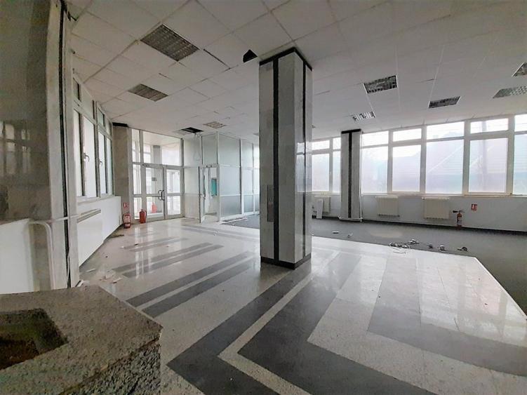 Cladire mixta / Loc. Fieni / zona centrala / D+P+1, / 828 mp / comision 0% - 1