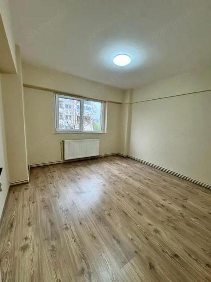 Apartament ULTRACENTRAL-renovat complet potrivit de investitie sau locuinta pers - 2