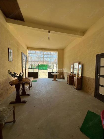 Casa Solida, pentru Familie extinsa, cu Gradina si Teren, Doclin - 15