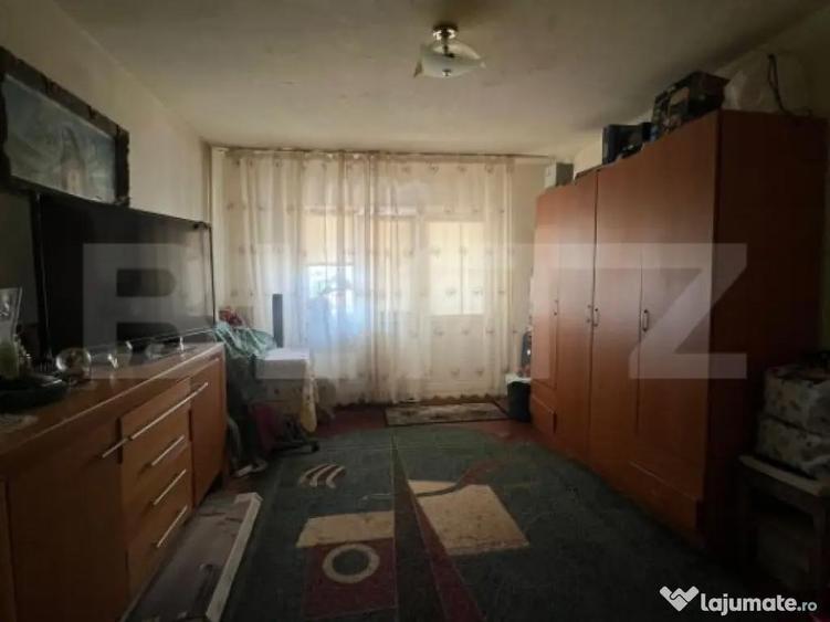 Apartament cu 3 camere, decomandat, zona micro 2 - 1