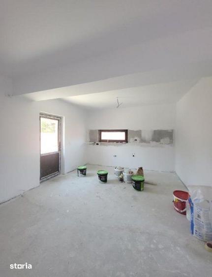 Casă cu 4 camere cu Teren 300 Mp în Central