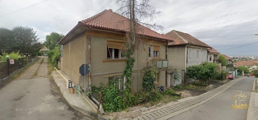 Casa renovabila cu teren generos de 700 mp in zona Garii - Oradea - 1