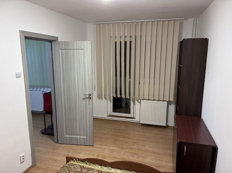 Inchiriez apartament 2 camere curat, et 3/4 zona Sirus /Marasesti , - 1