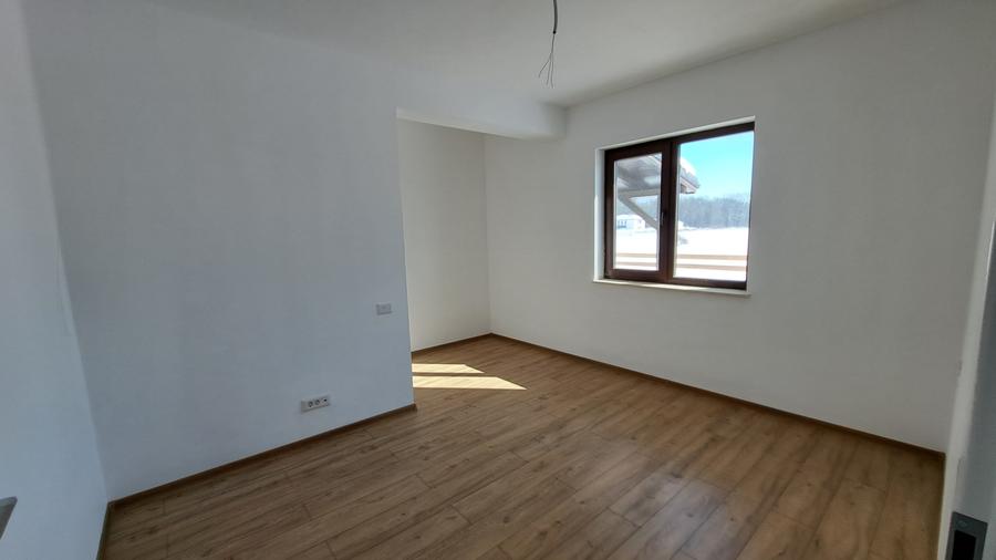 CASA 4 CAMERE CU SUPRAFATA GENEROASA IN  STIL NEOROMANESC - 32