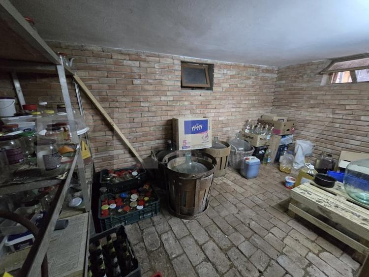 Casă individuală cu 3 camere cu Canalizare în Iernut