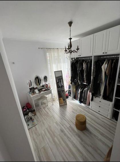 Apartament 3 camere , 2 baii mobilat complect plus doua locuri de parcare - 1