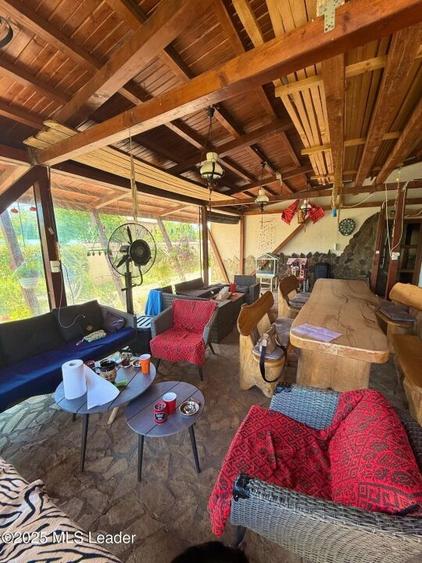 Casa Mogosoaia cu livada, crama si terasa - 9