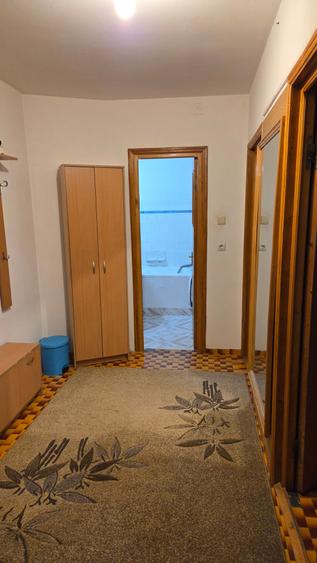 Dacia, ap. 2 camere, decomandat, etaj 2/4 - 5