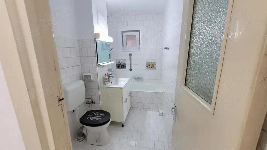 Apartament 3 Camere 2 Bai Decomandat Centrala Proprie Zona Aradului - 2